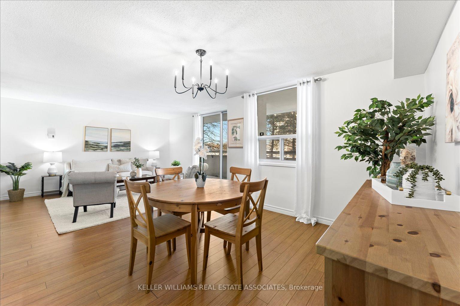 Photo 15 of Unit 302, 1 Royal Orchard Boulevard, Markham, Royal Orchard — HOMEH