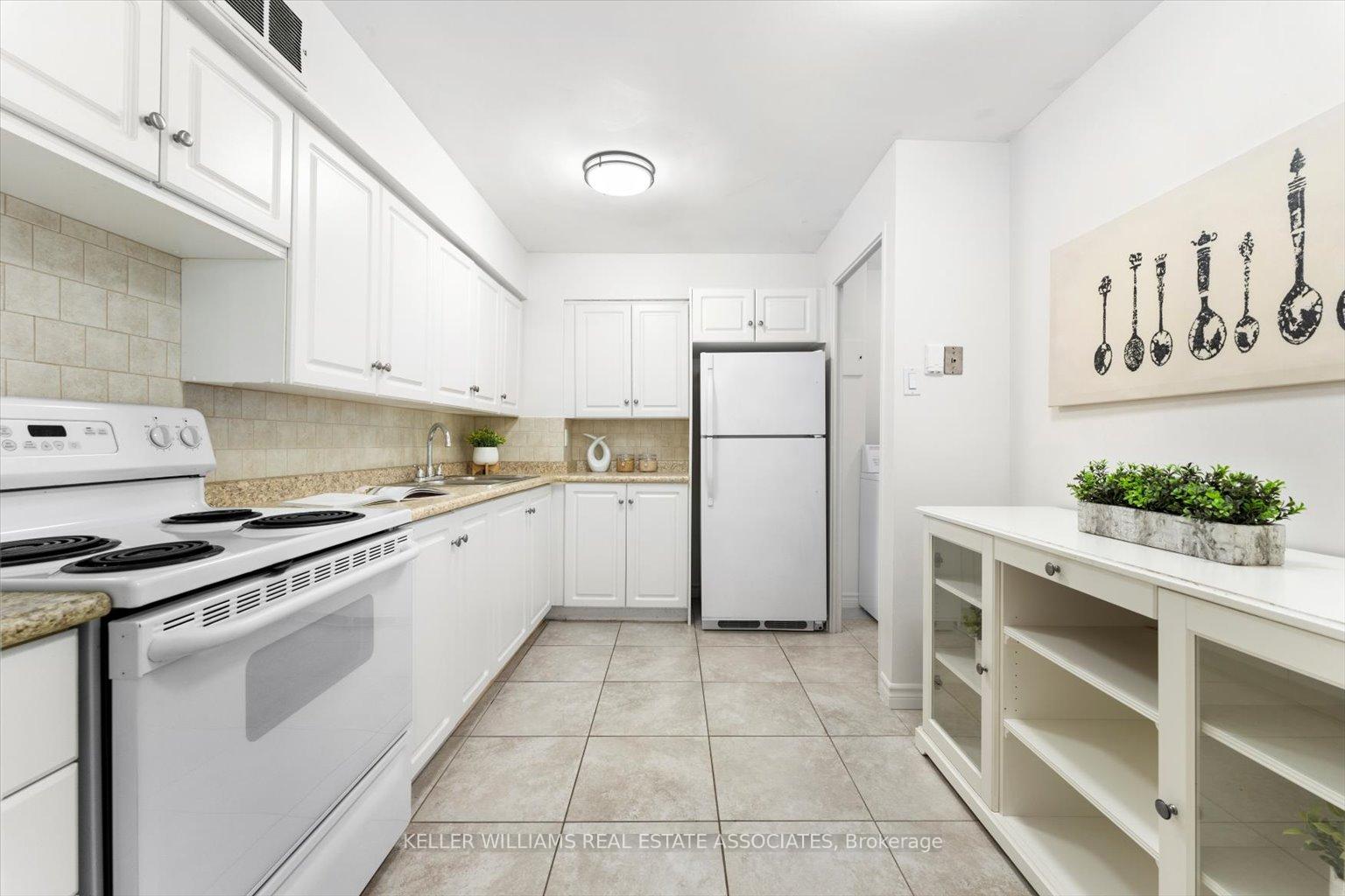 Photo 17 of Unit 302, 1 Royal Orchard Boulevard, Markham, Royal Orchard — HOMEH