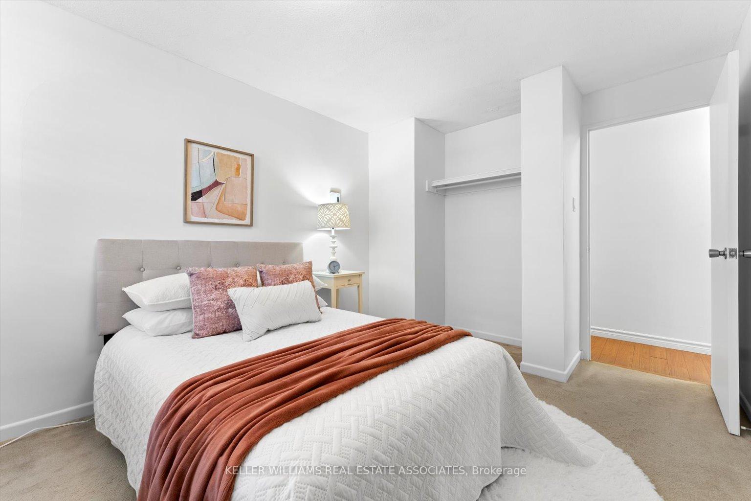 Photo 25 of Unit 302, 1 Royal Orchard Boulevard, Markham, Royal Orchard — HOMEH