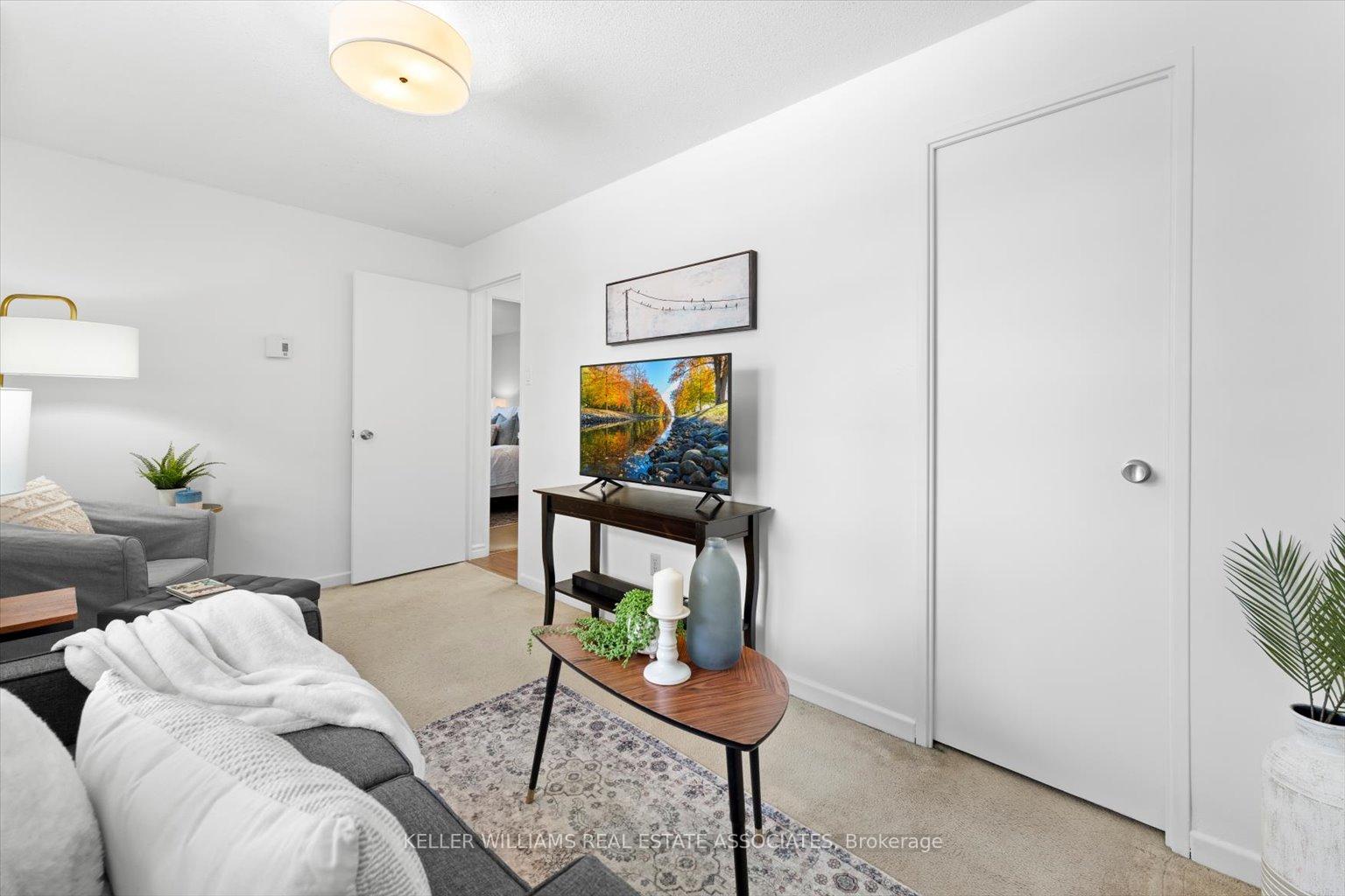 Photo 31 of Unit 302, 1 Royal Orchard Boulevard, Markham, Royal Orchard — HOMEH
