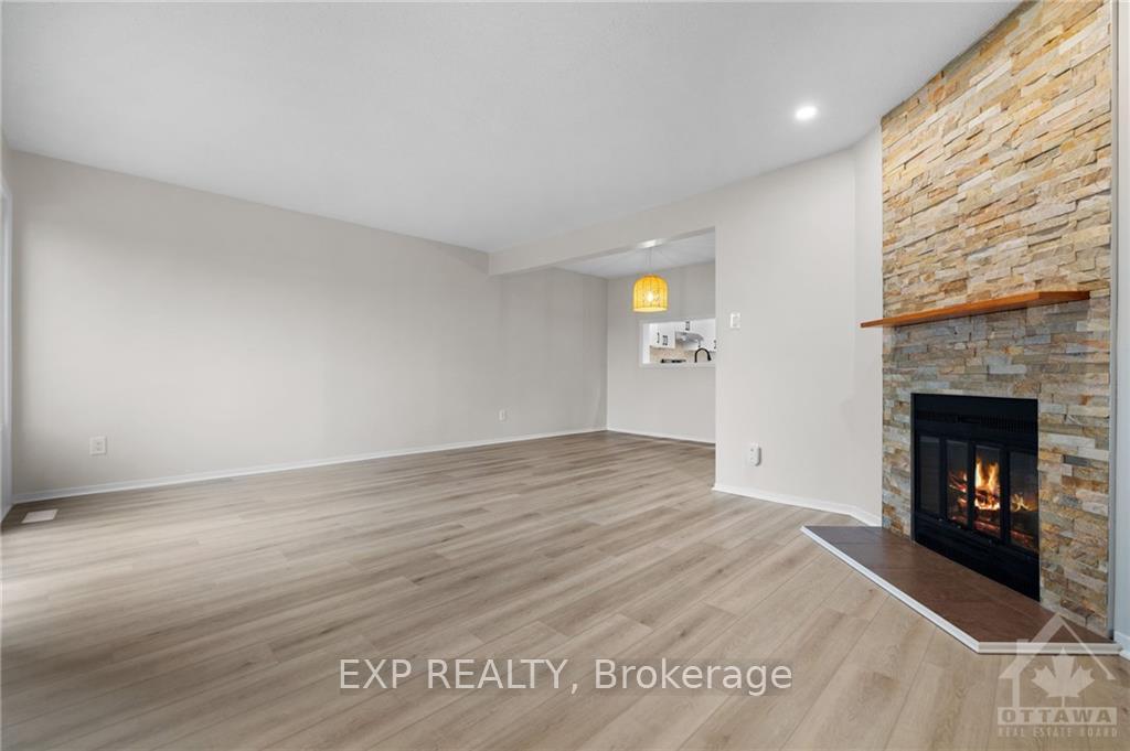 Photo 13 of Unit E, 292 Dalehurst Drive E, Ottawa, Tanglewood — HOMEH