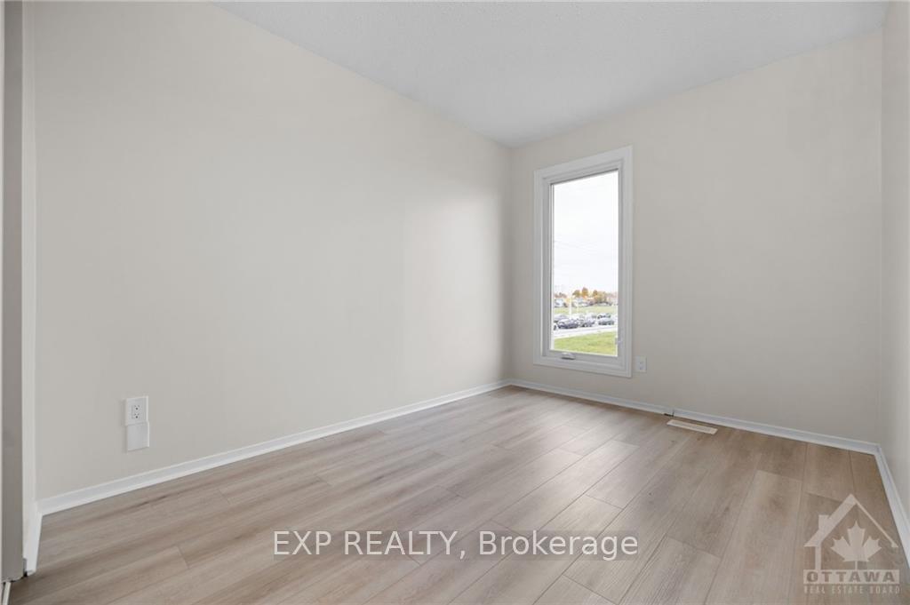 Photo 23 of Unit E, 292 Dalehurst Drive E, Ottawa, Tanglewood — HOMEH