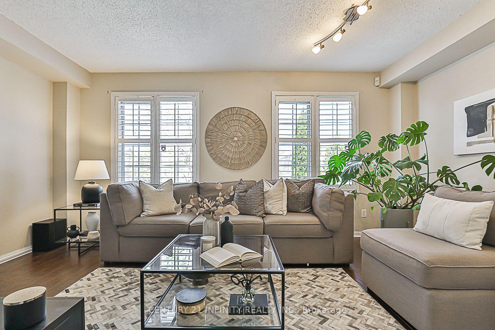 Photo 8 of 91 Salmon Way, Whitby, Downtown Whitby — HOMEH