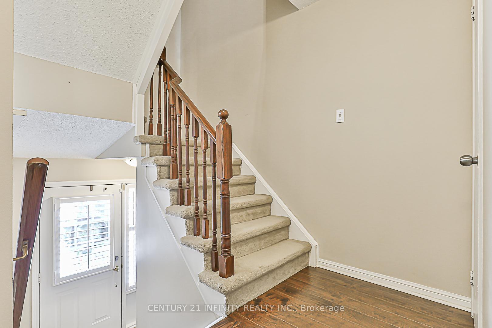 Photo 10 of 91 Salmon Way, Whitby, Downtown Whitby — HOMEH