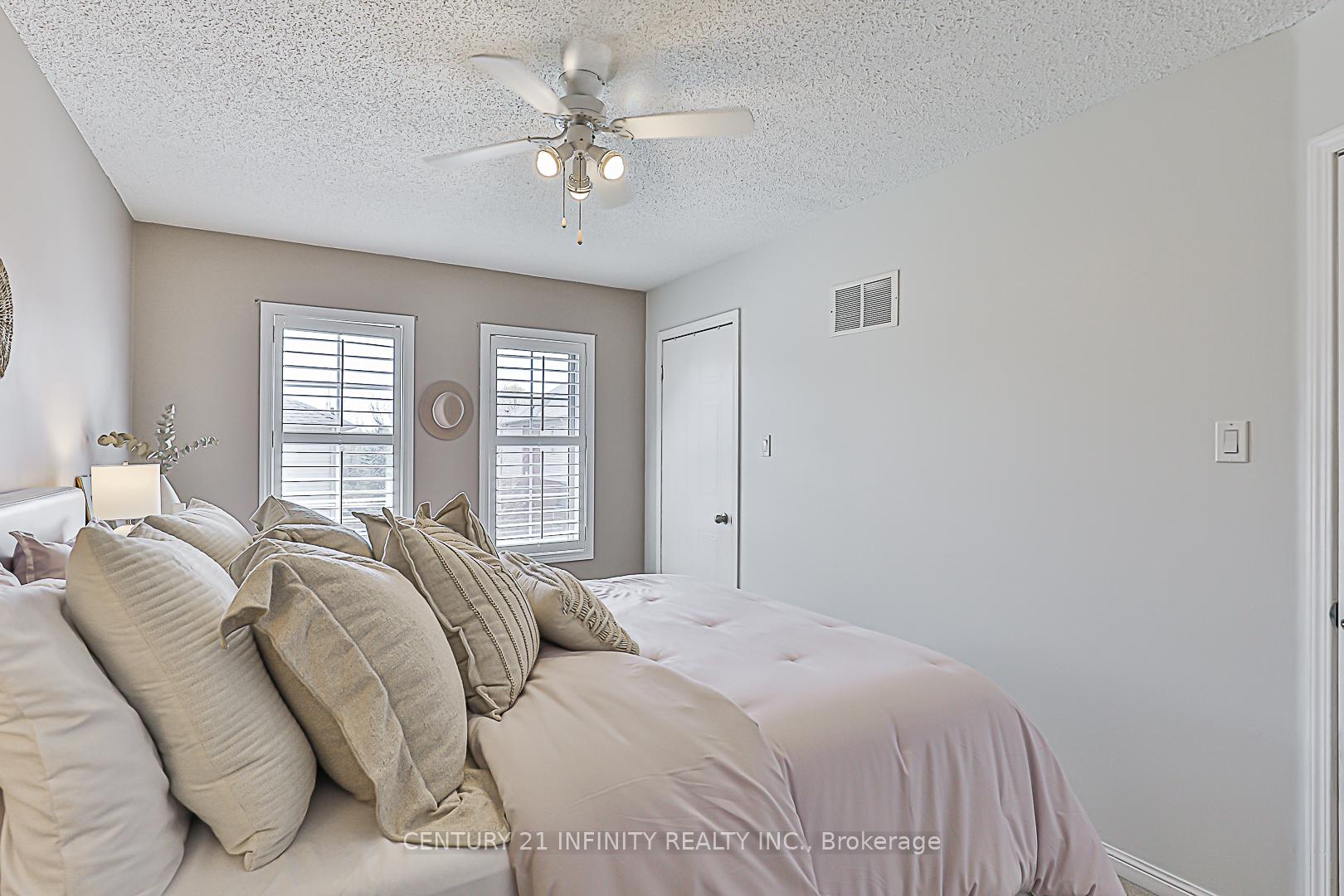 Photo 12 of 91 Salmon Way, Whitby, Downtown Whitby — HOMEH