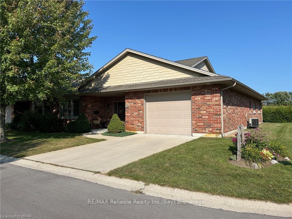 Photo 4 of 21 Bayfield Mews Lane, Bluewater, Bayfield — HOMEH
