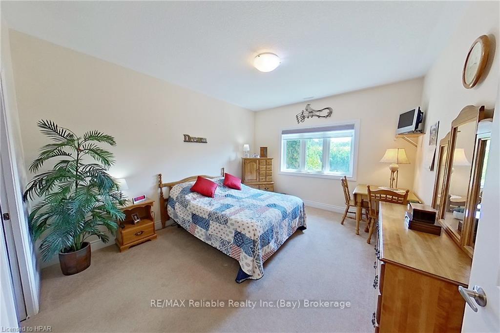 Photo 21 of 21 Bayfield Mews Lane, Bluewater, Bayfield — HOMEH