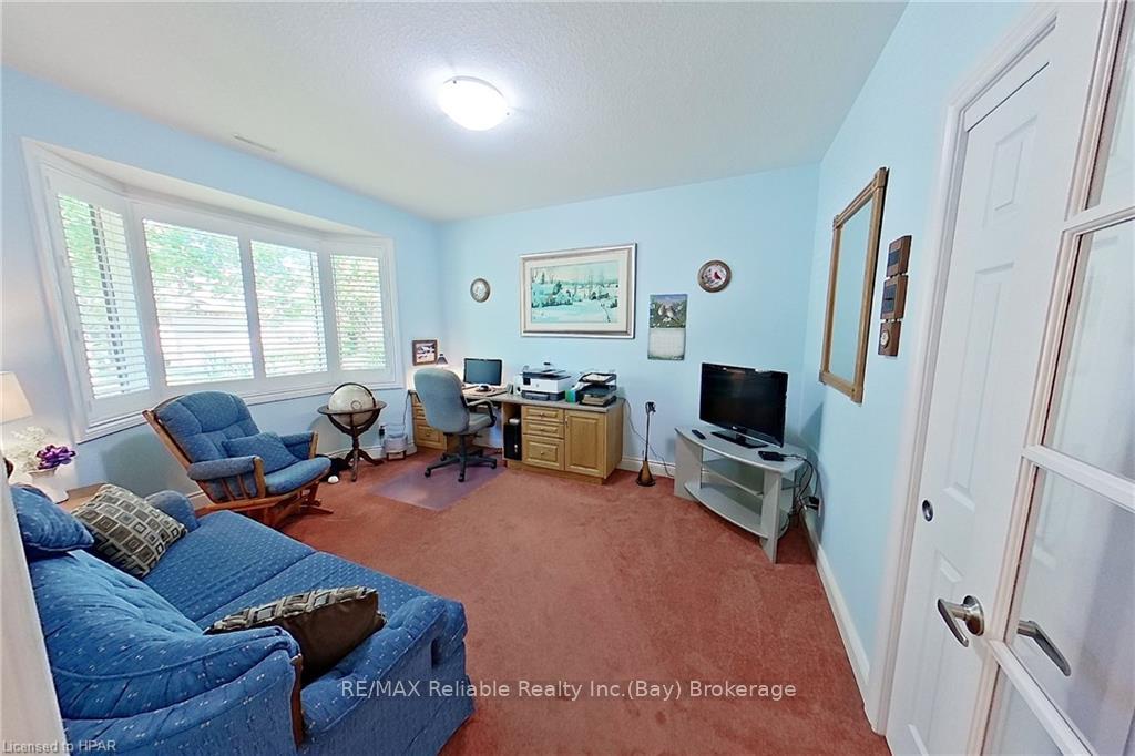 Photo 23 of 21 Bayfield Mews Lane, Bluewater, Bayfield — HOMEH