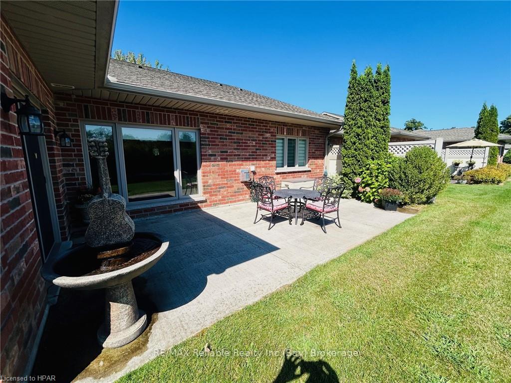 Photo 35 of 21 Bayfield Mews Lane, Bluewater, Bayfield — HOMEH