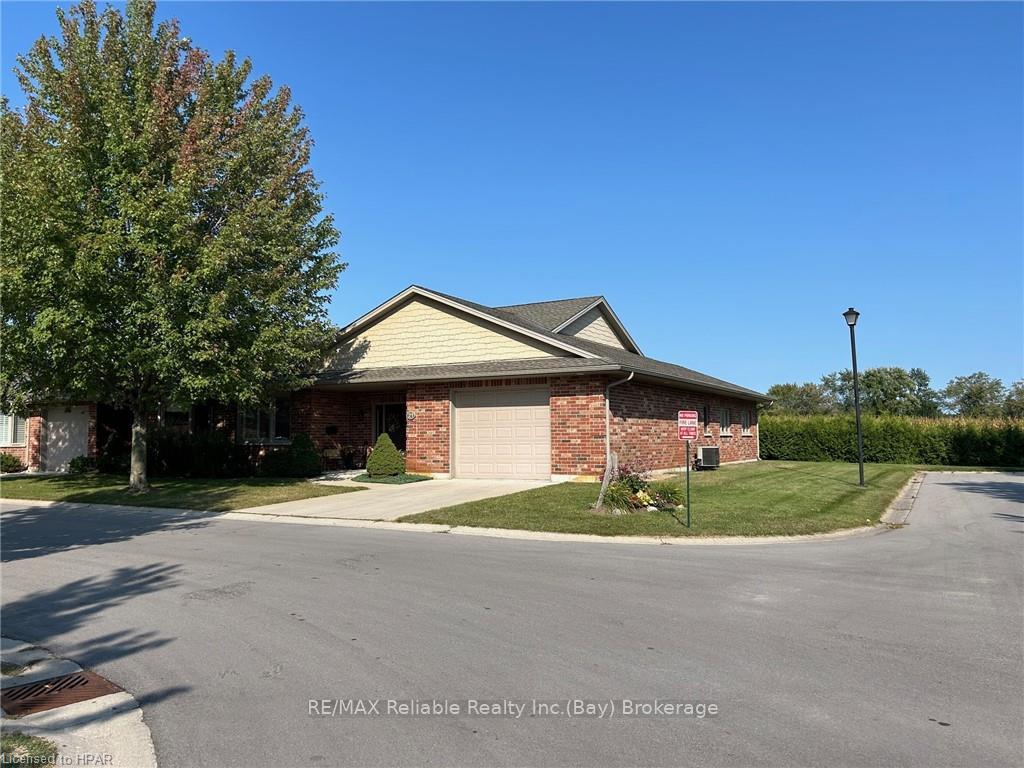 Photo 39 of 21 Bayfield Mews Lane, Bluewater, Bayfield — HOMEH