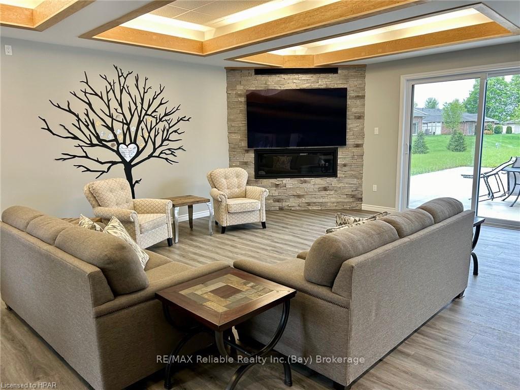Photo 43 of 21 Bayfield Mews Lane, Bluewater, Bayfield — HOMEH