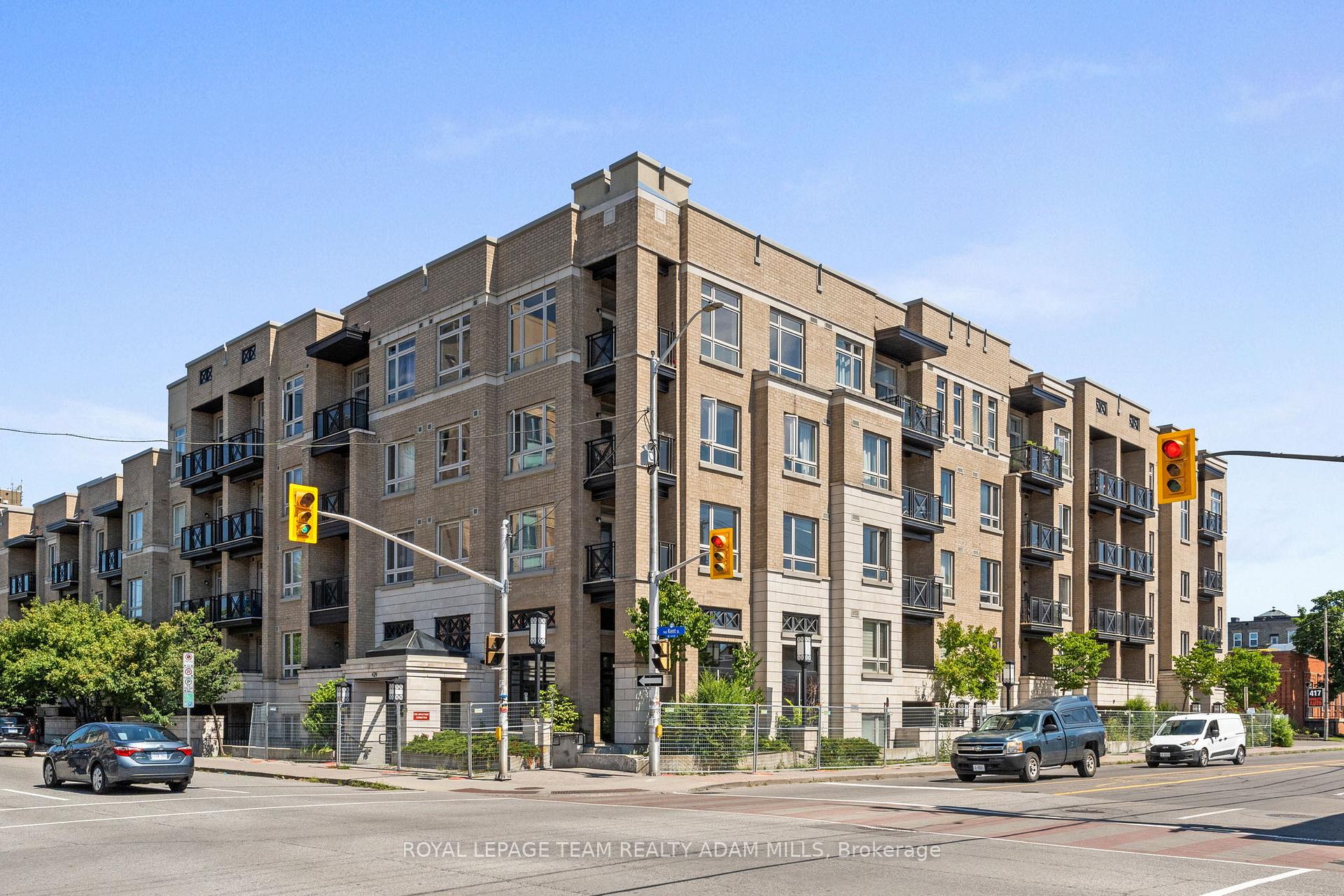 Front of Unit 408, 429 Kent Street