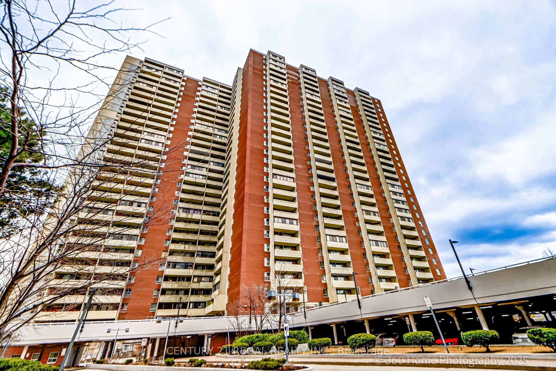 Photo 1 of Unit Ph06, 5 Massey Square, Toronto, Crescent Town — HOMEH
