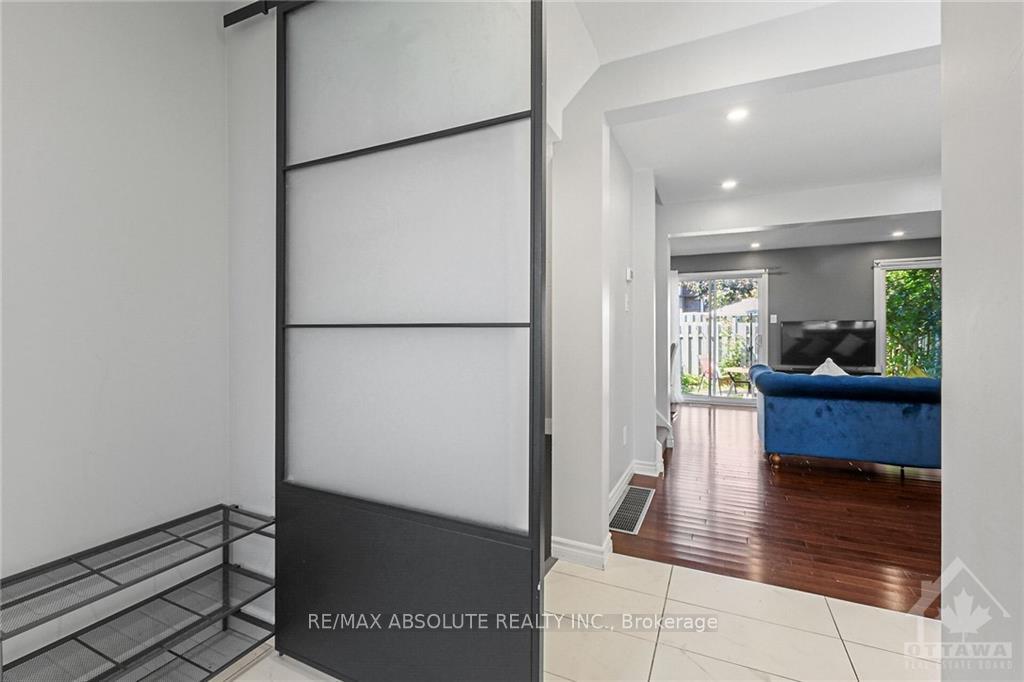 Photo 2 of Unit 19, 3333 Mccarthy Road, Ottawa, Hunt Club — HOMEH