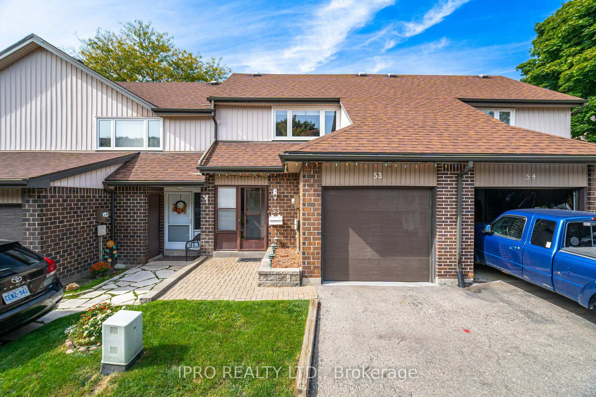 Front of Unit 53, 318 Laurier Avenue