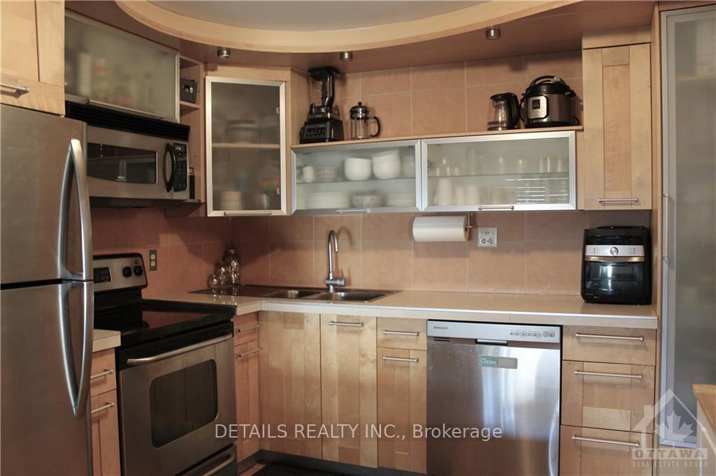 Photo 3 of 4E Maple Ridge Crescent, Ottawa, Barrhaven - Pheasant Run — HOMEH