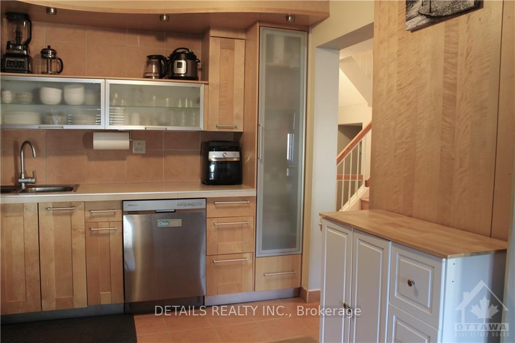 Photo 5 of 4E Maple Ridge Crescent, Ottawa, Barrhaven - Pheasant Run — HOMEH