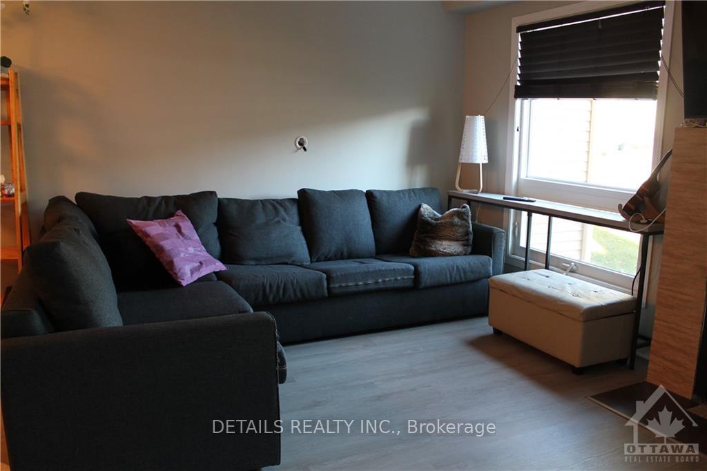 Photo 7 of 4E Maple Ridge Crescent, Ottawa, Barrhaven - Pheasant Run — HOMEH