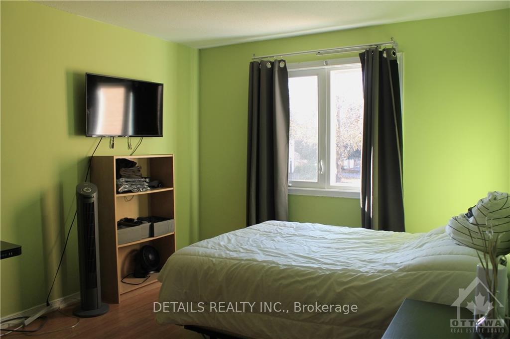 Photo 18 of 4E Maple Ridge Crescent, Ottawa, Barrhaven - Pheasant Run — HOMEH