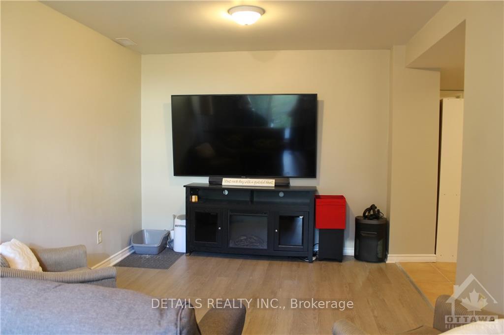 Photo 24 of 4E Maple Ridge Crescent, Ottawa, Barrhaven - Pheasant Run — HOMEH
