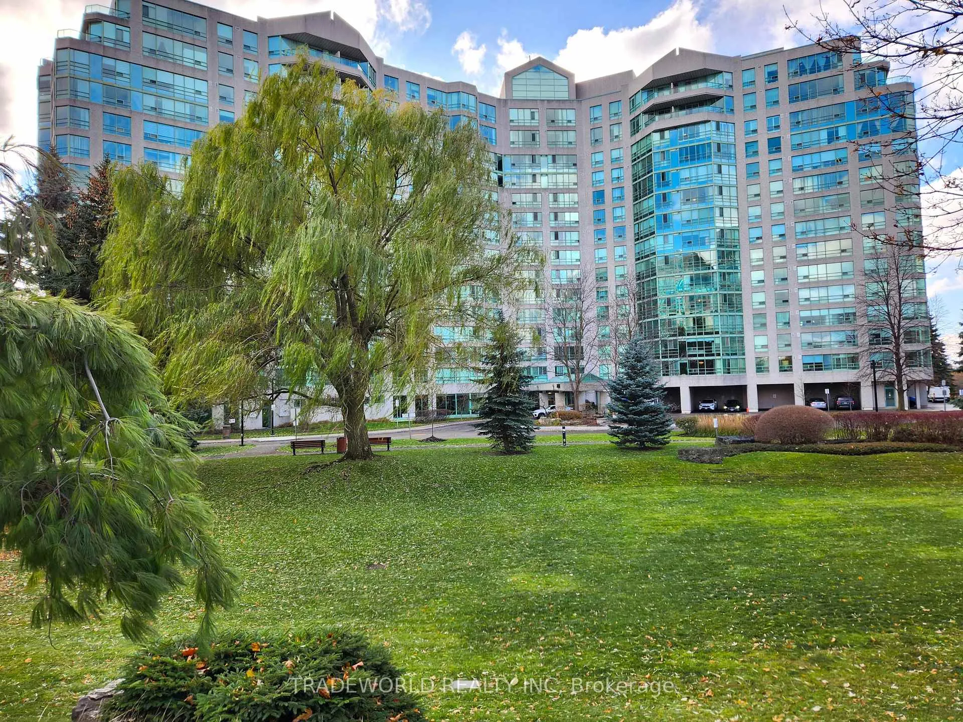 Photo 2 of Unit 1309, 7805 Bayview Avenue, Markham, Aileen-Willowbrook — HOMEH