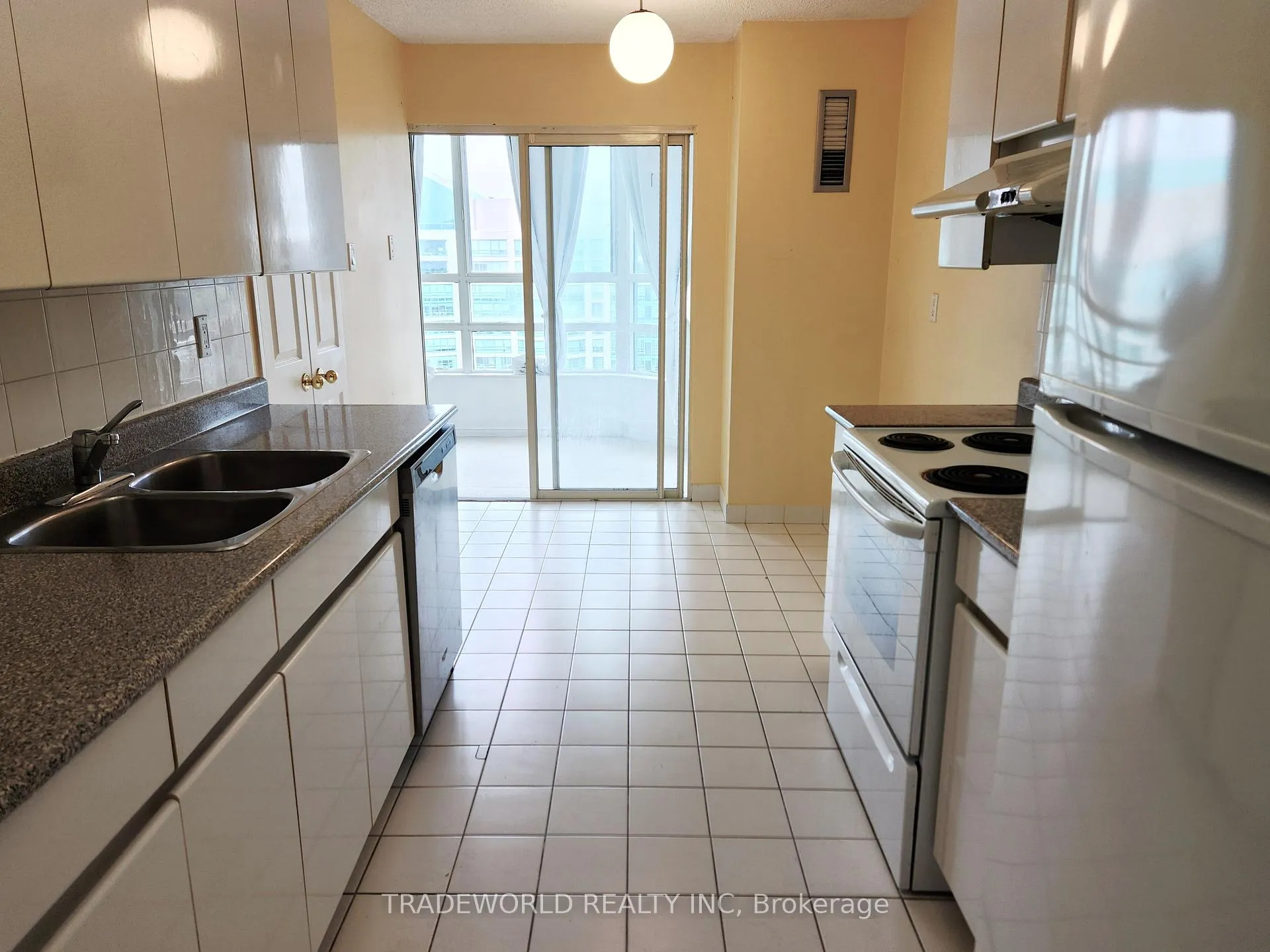 Photo 5 of Unit 1309, 7805 Bayview Avenue, Markham, Aileen-Willowbrook — HOMEH