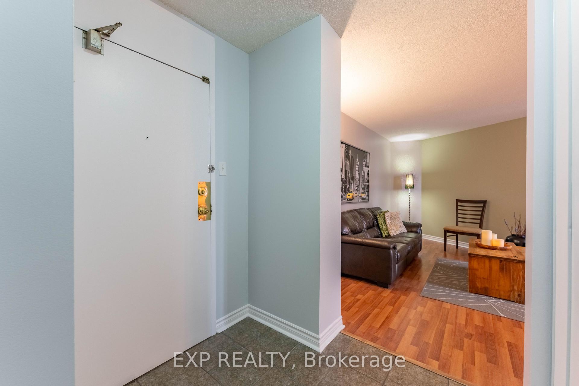 Photo 4 of Unit 312, 2000 Jasmine Crescent, Ottawa, Beacon Hill South — HOMEH