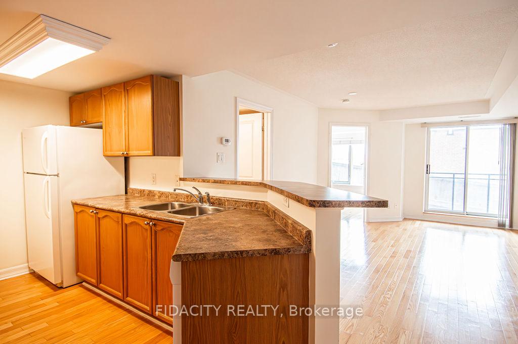 Photo 2 of Unit 3A, 310 Central Park Drive, Ottawa, Central Park — HOMEH