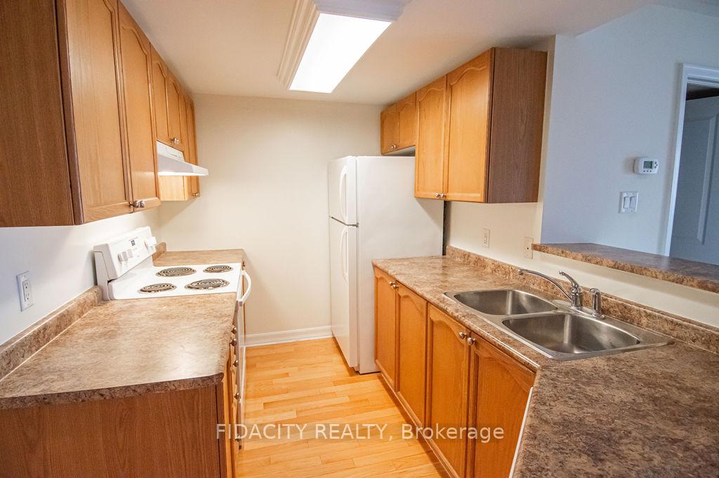Photo 3 of Unit 3A, 310 Central Park Drive, Ottawa, Central Park — HOMEH