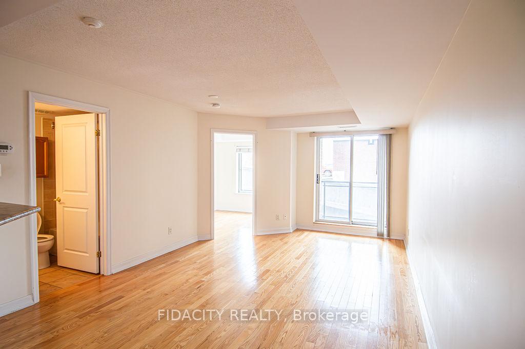 Photo 4 of Unit 3A, 310 Central Park Drive, Ottawa, Central Park — HOMEH