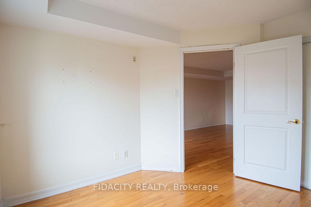 Photo 5 of Unit 3A, 310 Central Park Drive, Ottawa, Central Park — HOMEH