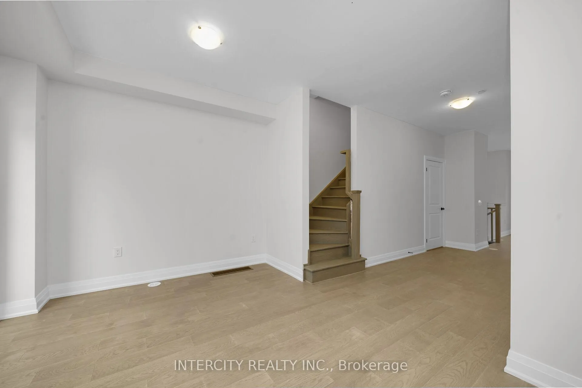 Photo 9 of Unit Unit 5, 19 Marret Lane, Clarington, Newcastle — HOMEH