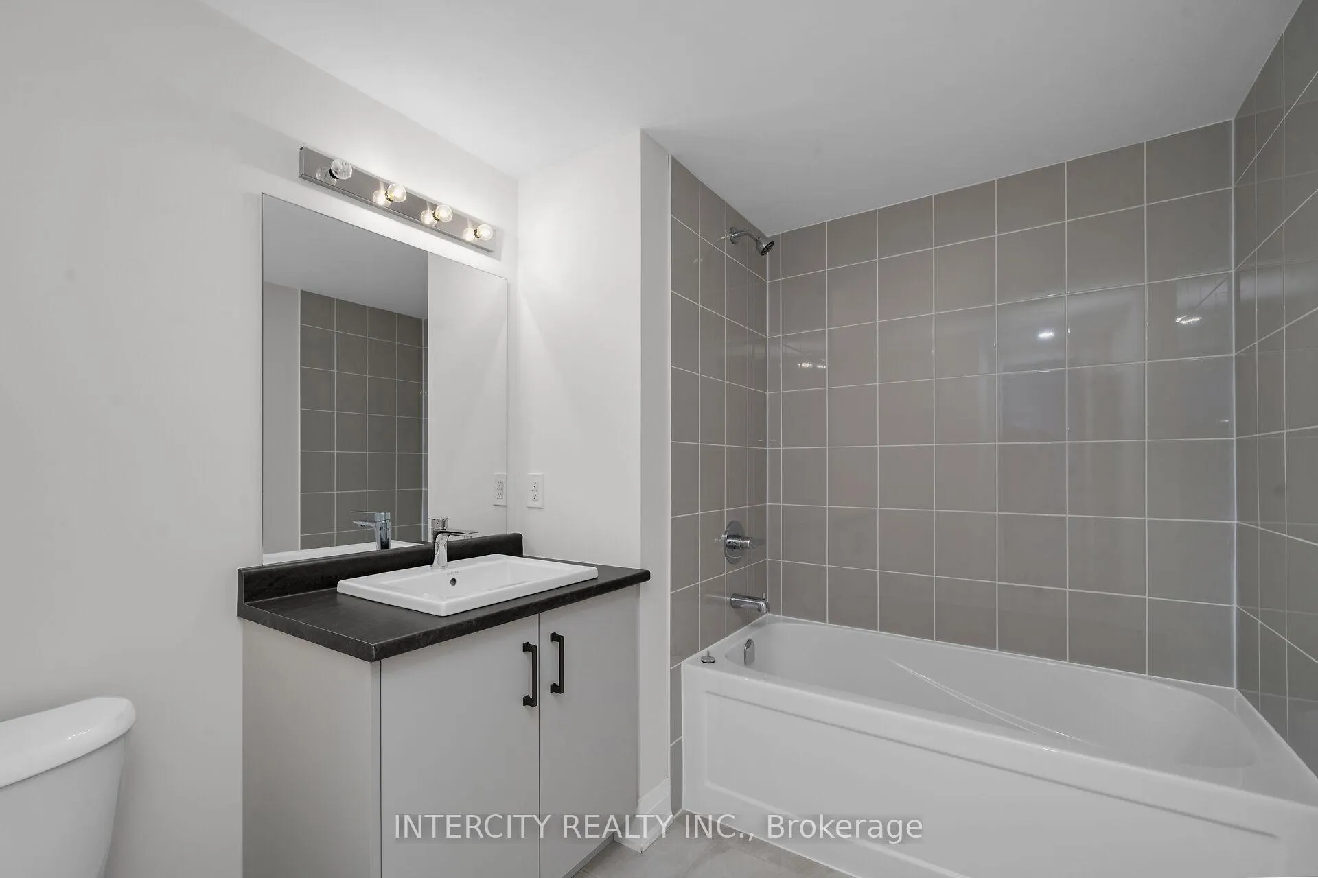 Photo 15 of Unit Unit 5, 19 Marret Lane, Clarington, Newcastle — HOMEH