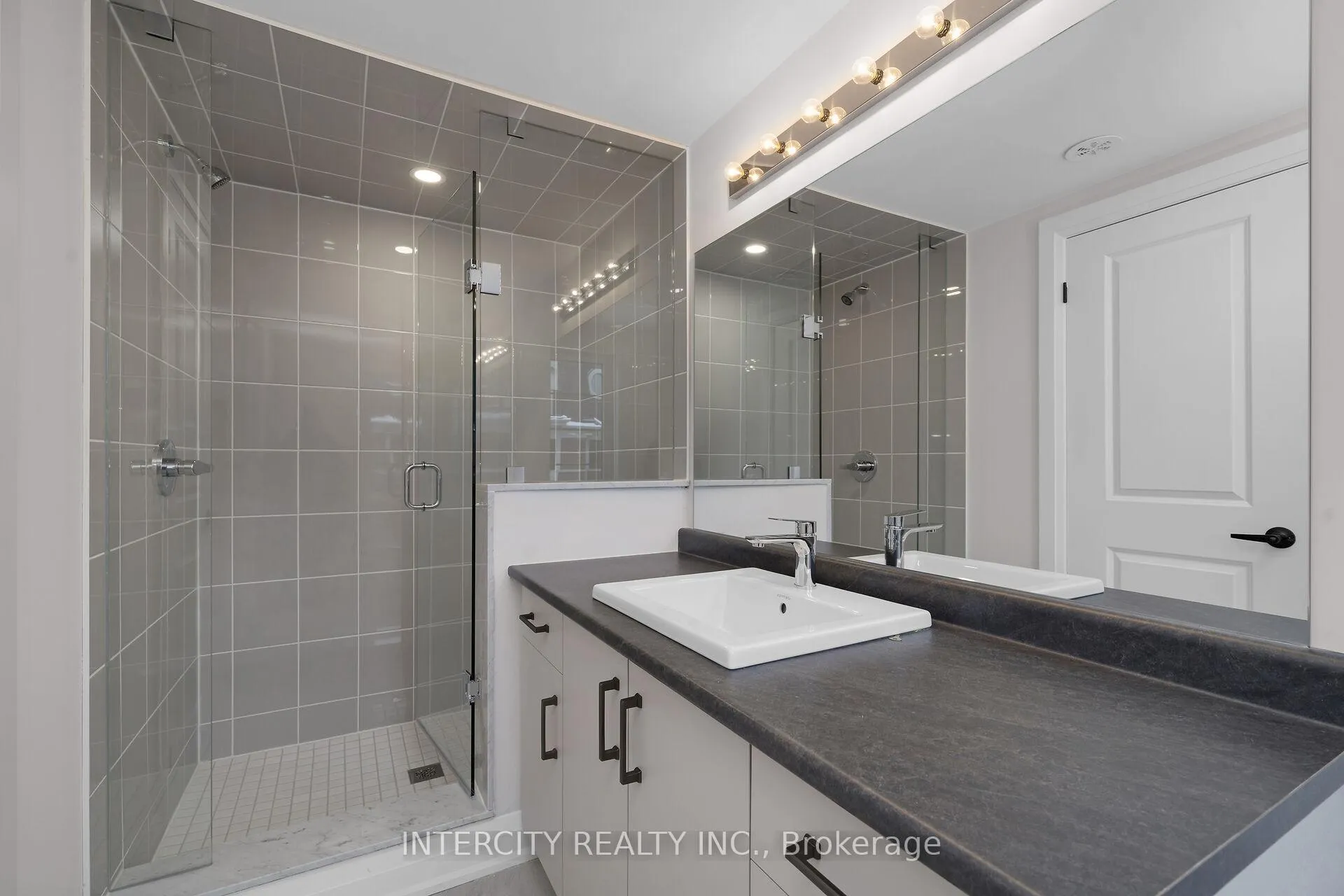 Photo 18 of Unit Unit 5, 19 Marret Lane, Clarington, Newcastle — HOMEH