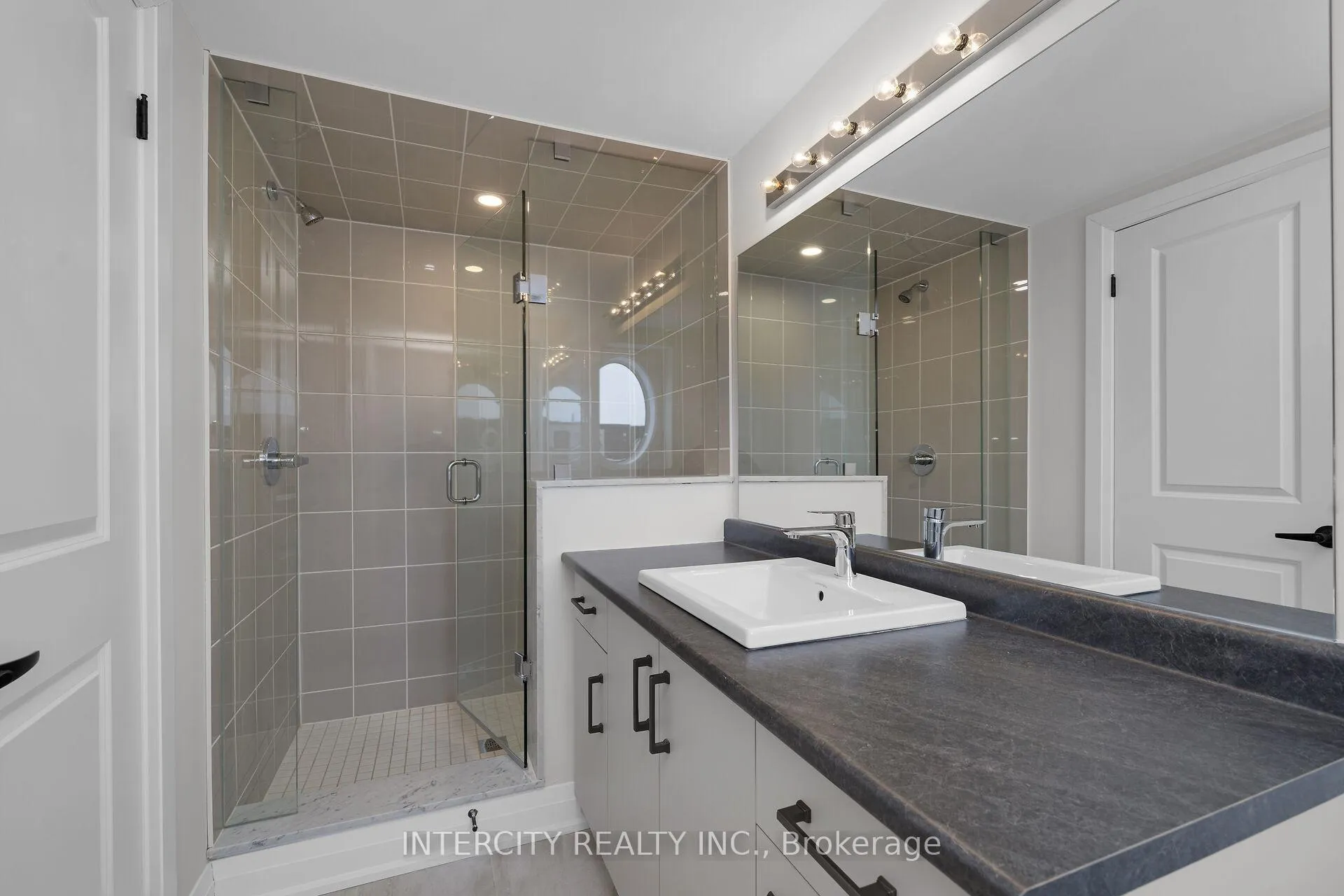 Photo 21 of Unit Unit 5, 19 Marret Lane, Clarington, Newcastle — HOMEH