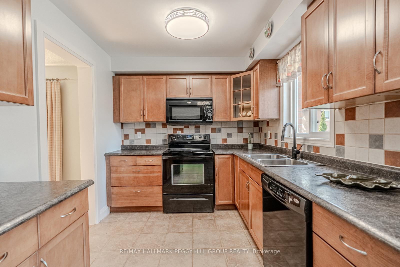 Photo 6 of 6 McDougall Drive, Barrie, West Bayfield — HOMEH