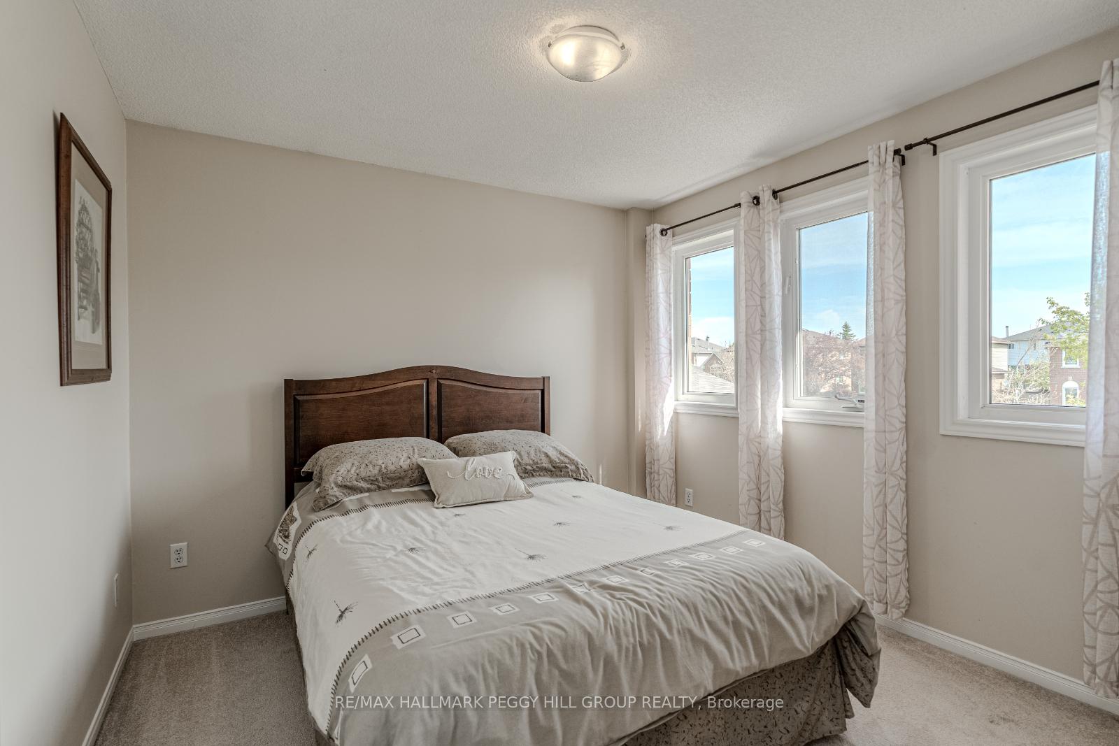 Photo 10 of 6 McDougall Drive, Barrie, West Bayfield — HOMEH