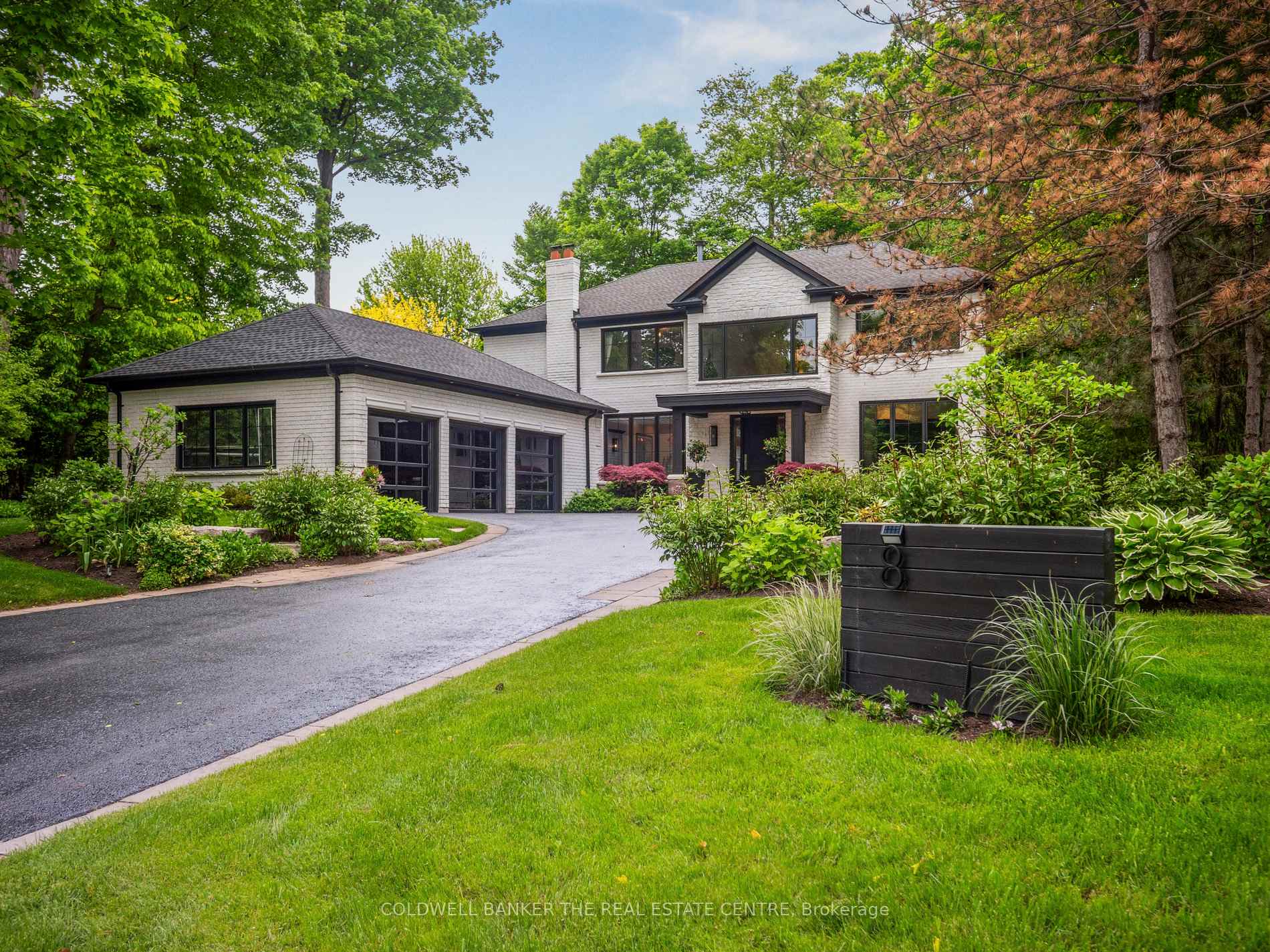 Photo 3 of 8 Lenarthur Court, Aurora, Hills of St Andrew — HOMEH