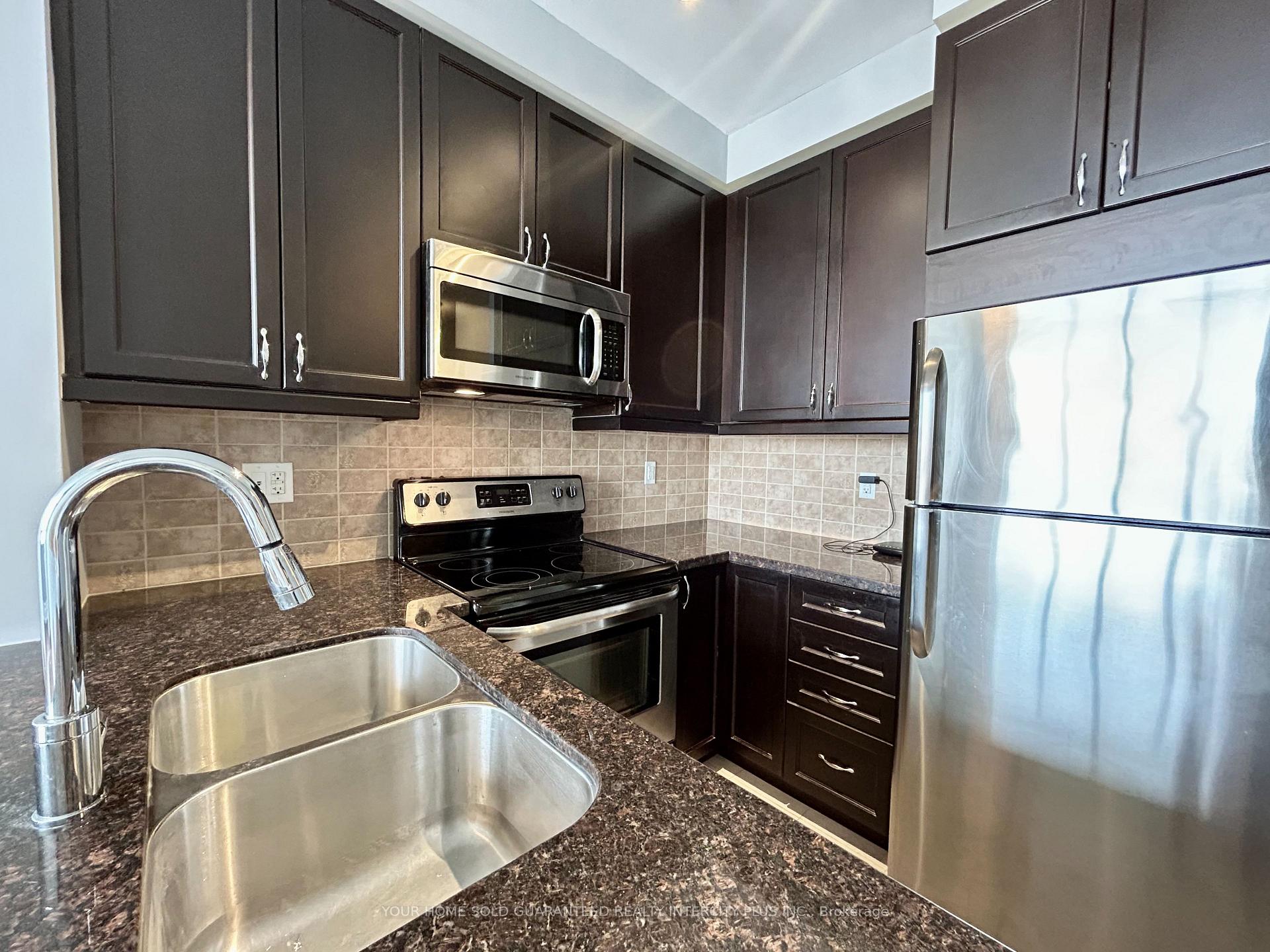 Photo 11 of Unit 204, 2396 Major Mackenzie Drive, Vaughan, Maple — HOMEH