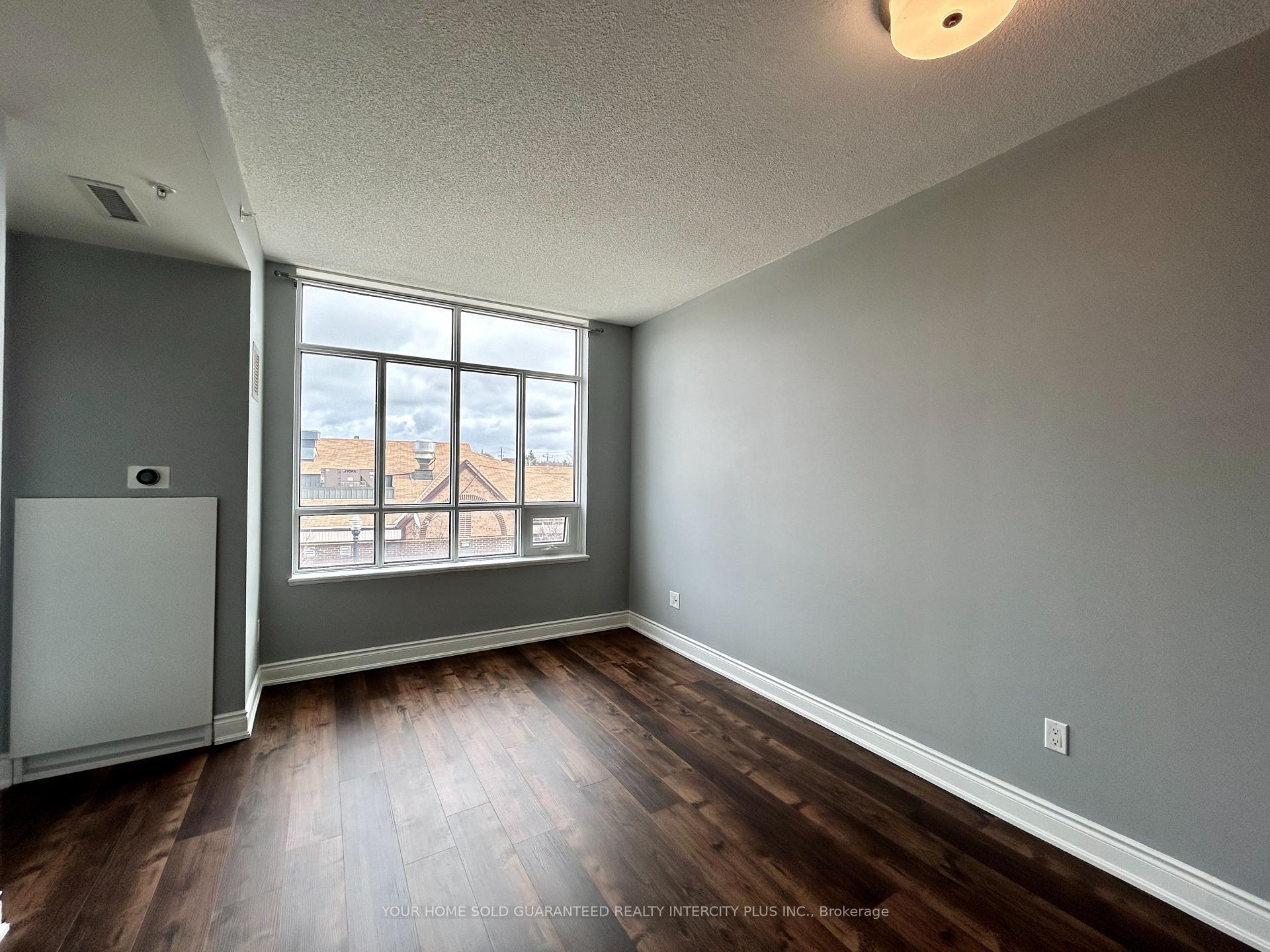 Photo 12 of Unit 204, 2396 Major Mackenzie Drive, Vaughan, Maple — HOMEH