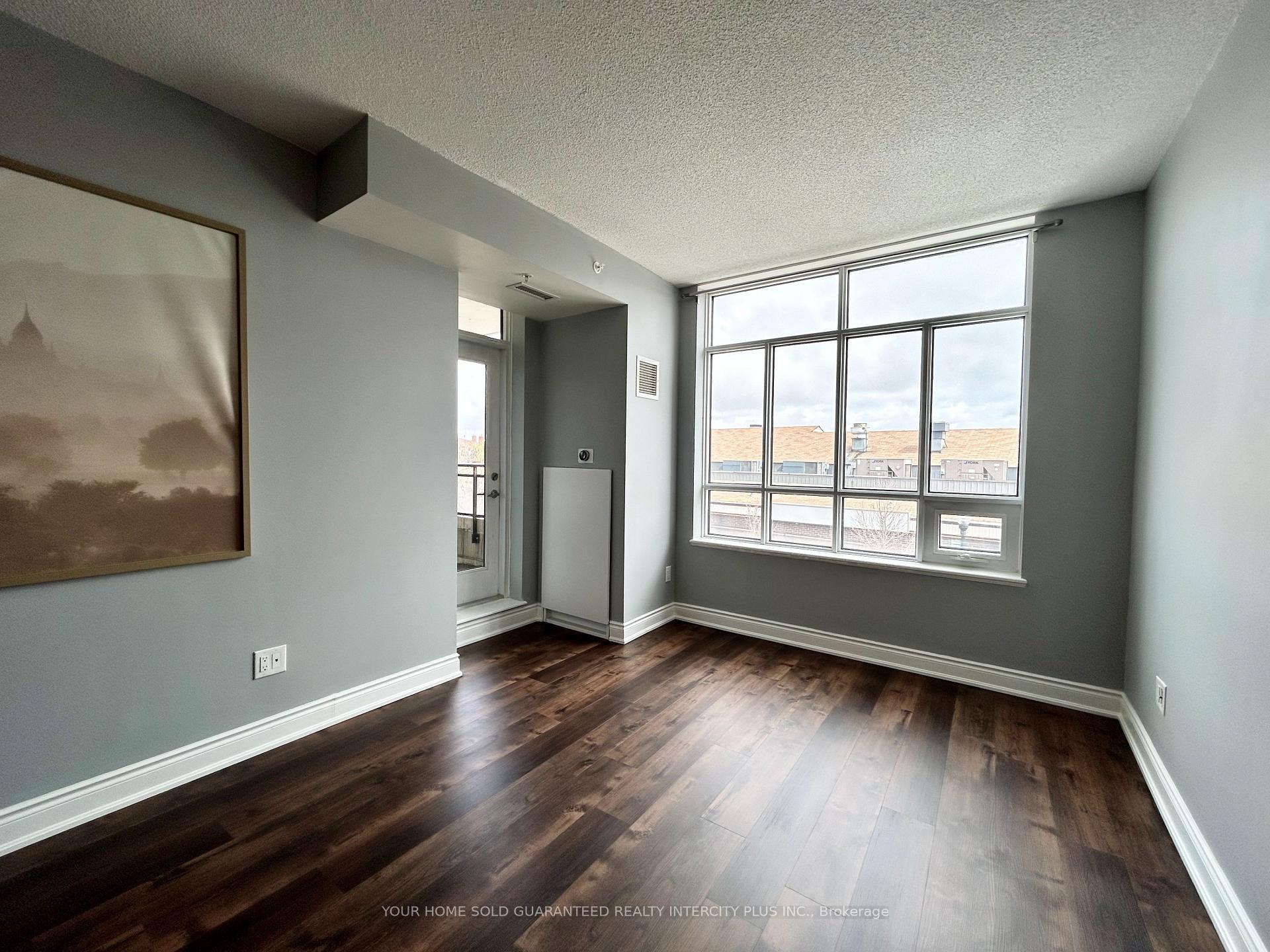 Photo 13 of Unit 204, 2396 Major Mackenzie Drive, Vaughan, Maple — HOMEH