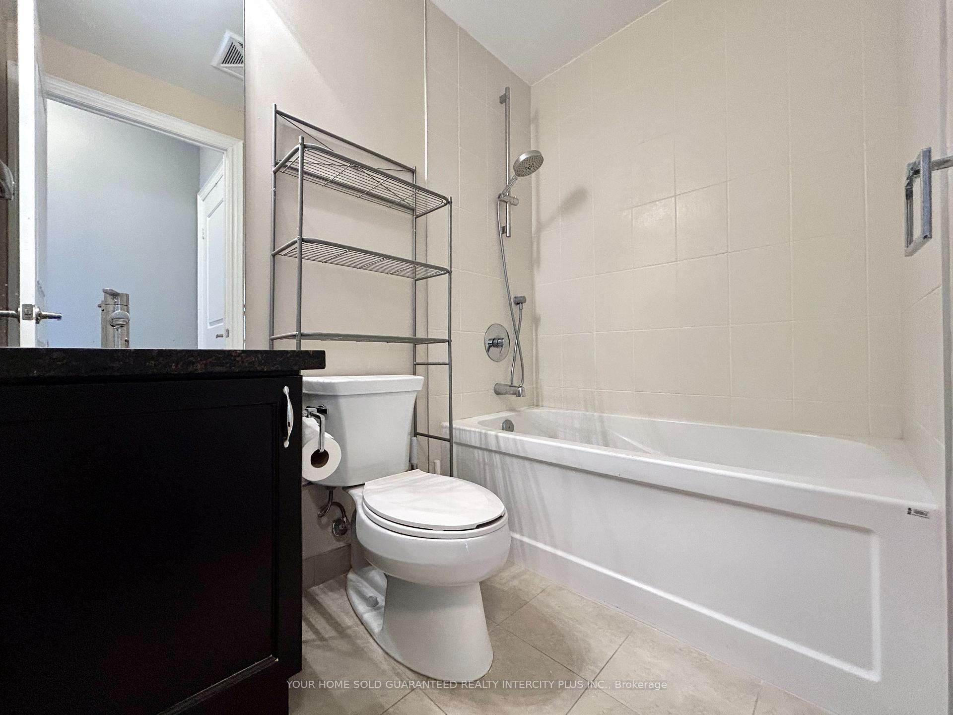 Photo 20 of Unit 204, 2396 Major Mackenzie Drive, Vaughan, Maple — HOMEH