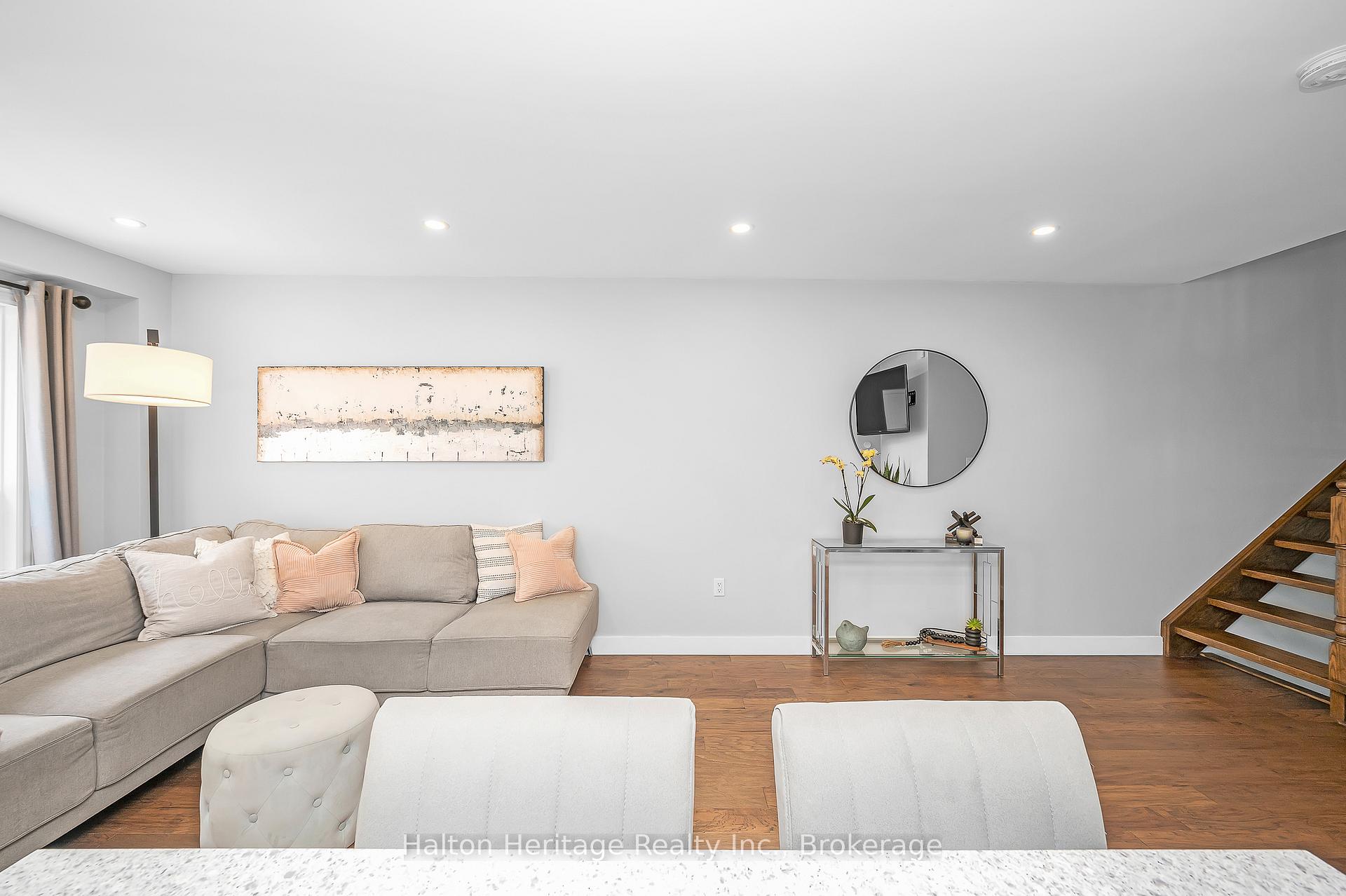 Photo 12 of Unit 67, 485 Green Road, Hamilton, Stoney Creek — HOMEH