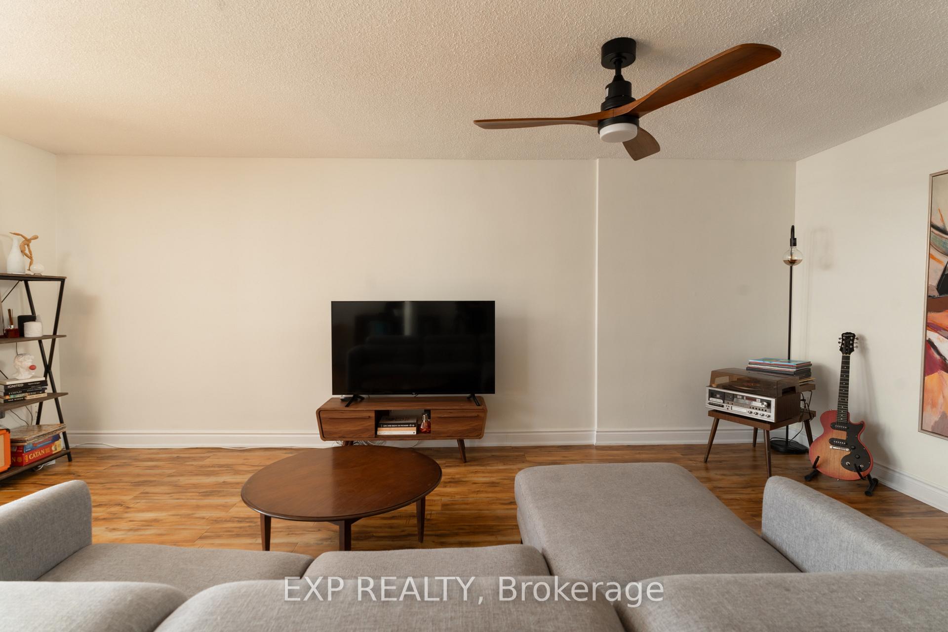 Photo 3 of Unit 1103, 1 Royal Orchard Boulevard, Markham, Royal Orchard — HOMEH