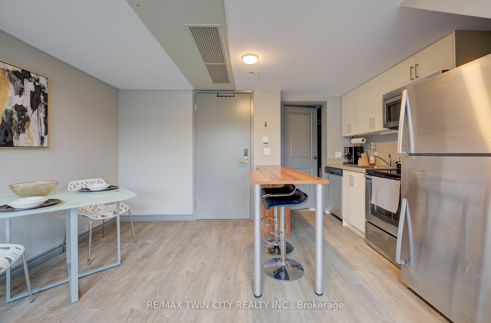 Photo 5 of Unit 7, 321 Spruce Street, Waterloo — HOMEH