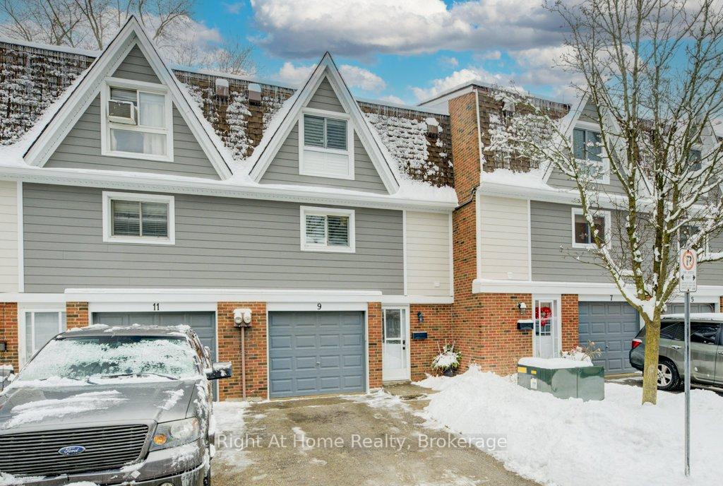 Photo 2 of Unit 78, 9 Trudy Court, Hamilton, Dundas — HOMEH
