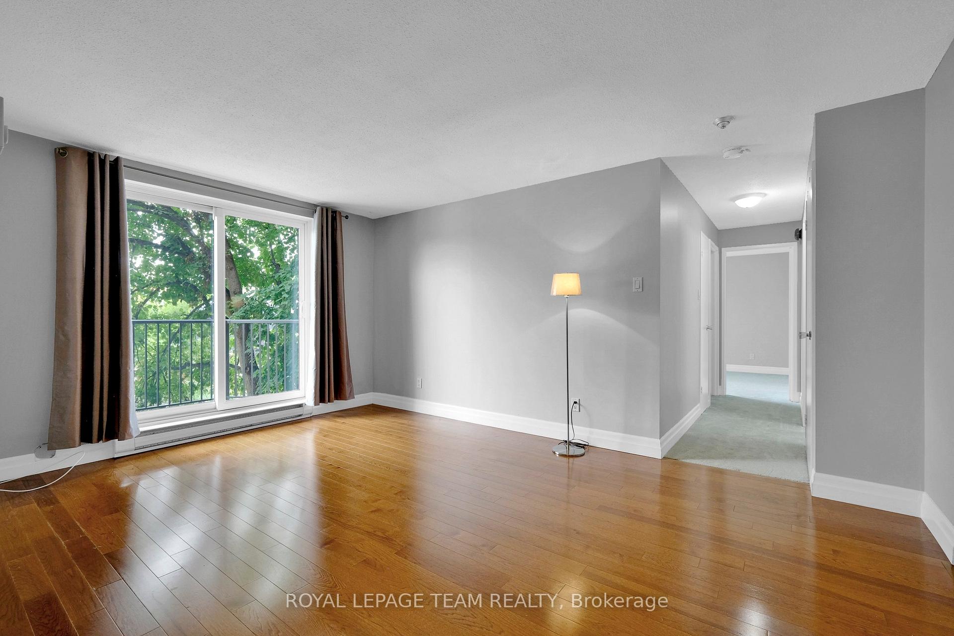 Photo 5 of Unit 302, 50 Burnside Avenue, Ottawa, Mechanicsville — HOMEH