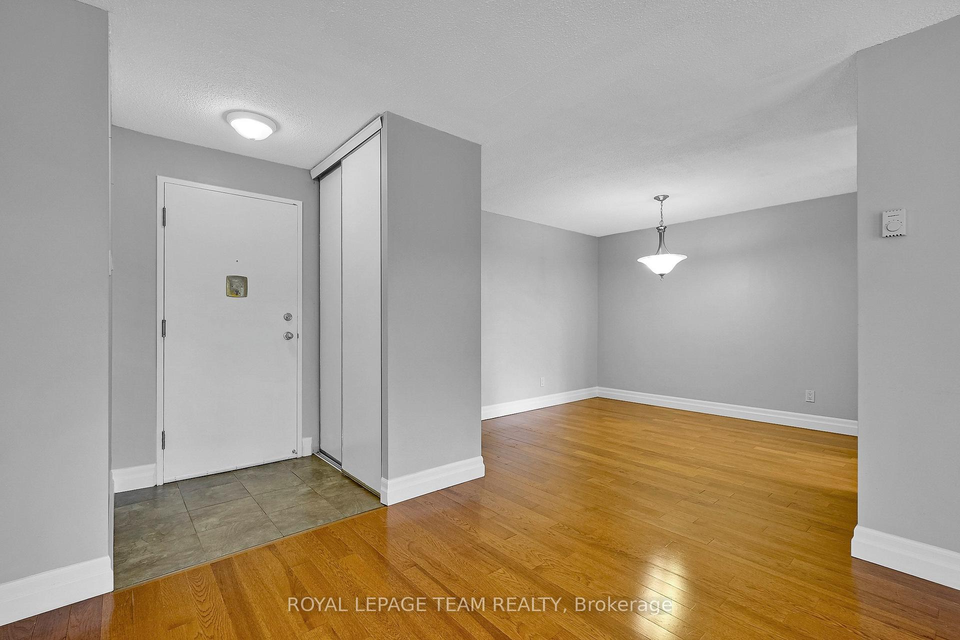 Photo 6 of Unit 302, 50 Burnside Avenue, Ottawa, Mechanicsville — HOMEH
