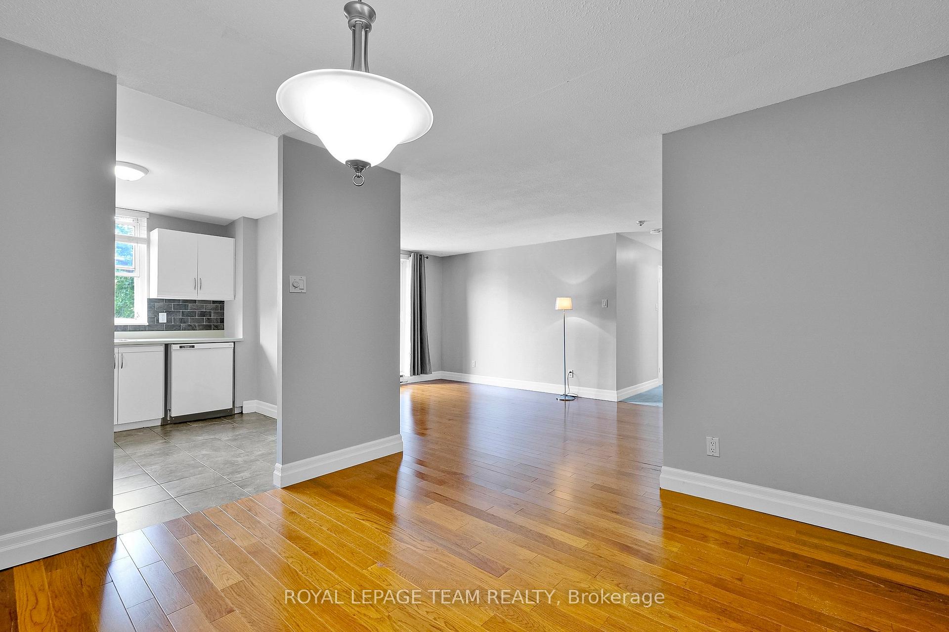 Photo 7 of Unit 302, 50 Burnside Avenue, Ottawa, Mechanicsville — HOMEH