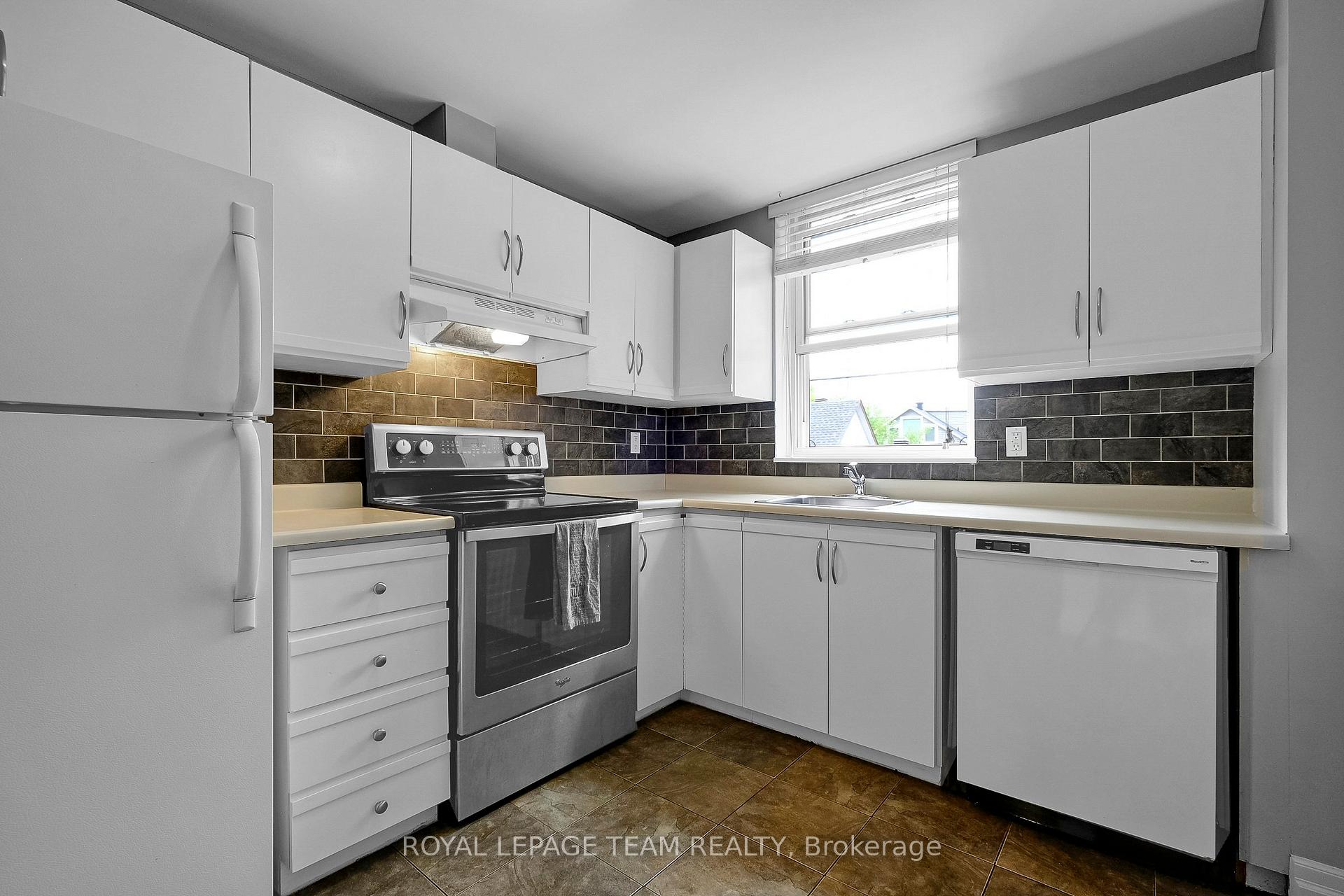 Photo 9 of Unit 302, 50 Burnside Avenue, Ottawa, Mechanicsville — HOMEH